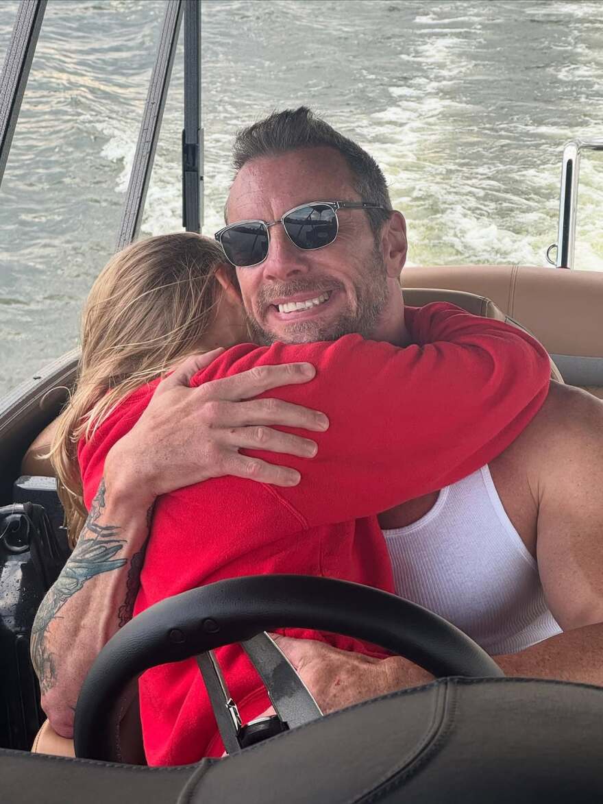 Η Κρίστεν Μπελ γιορτάζει τα 21 χρόνια νηφαλιότητας του Νταξ Σέπαρντ: «Είμαι αιώνια ευγνώμων που σε έχω»