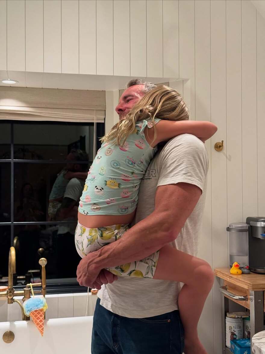 Η Κρίστεν Μπελ γιορτάζει τα 21 χρόνια νηφαλιότητας του Νταξ Σέπαρντ: «Είμαι αιώνια ευγνώμων που σε έχω»