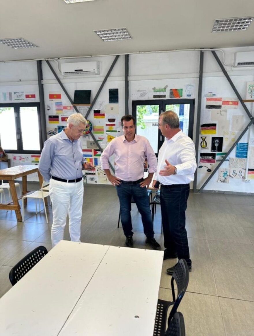Plevri visits to immigrant hosting structures with a message 