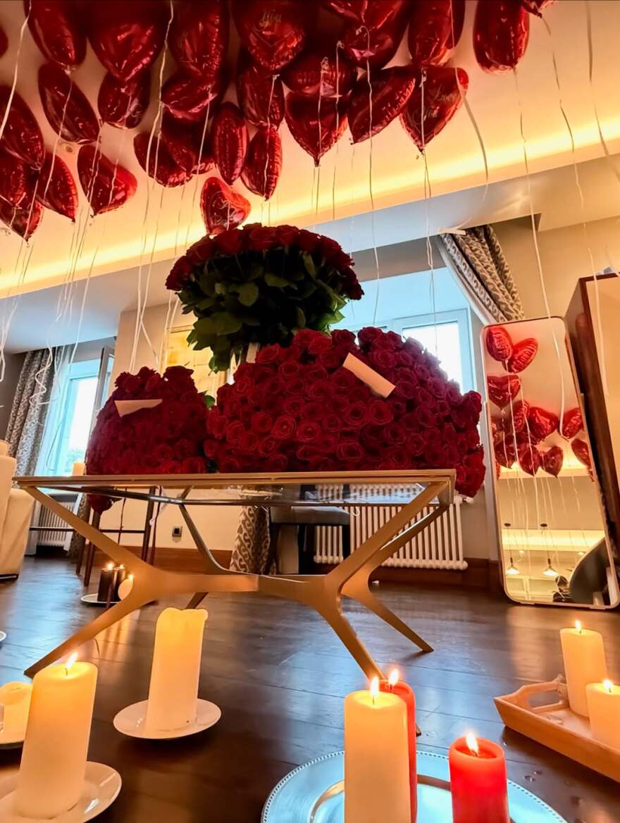 Η Μπέλα Θορν ανέβασε νέες φωτογραφίες από την πρόταση γάμου στον σύντροφό της