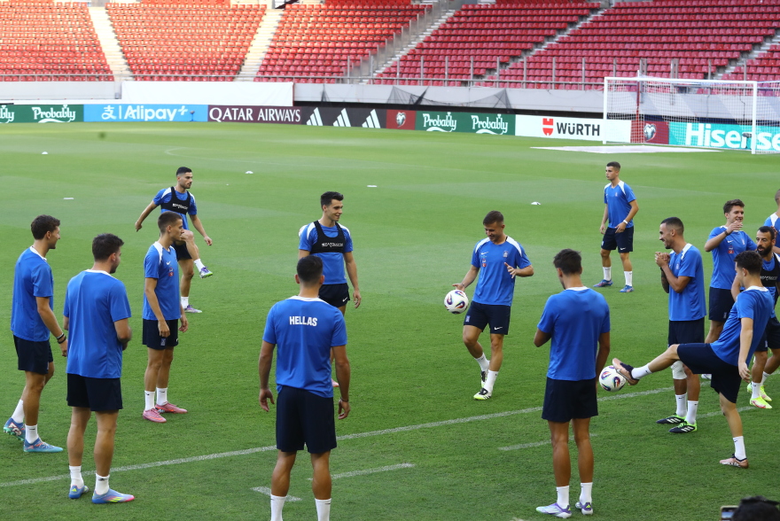 Εθνική ποδοσφαίρου: Η τελευταία προπόνηση πριν το ματς με τη Δανία - Βίντεο, φωτογραφίες 
