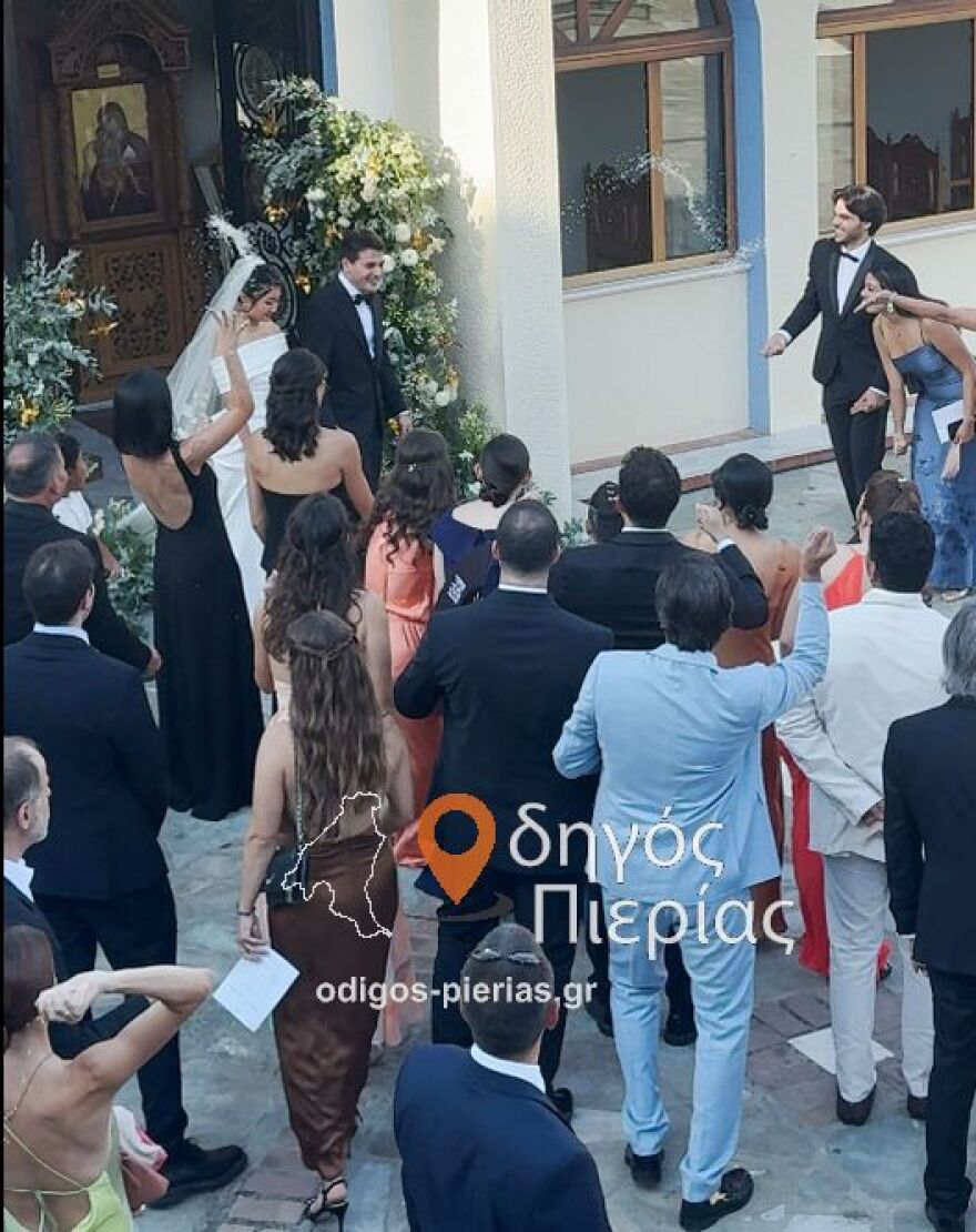 Παντρεύτηκε στο Λιτόχωρο ο γιος του Πύρρου Δήμα, στην ίδια εκκλησία με τους γονείς του - Δείτε φωτογραφίες gamos_dima6