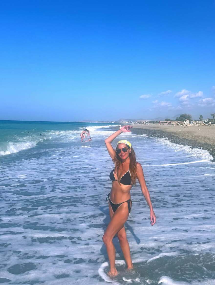 Η Δέσποινα Βανδή συνεχίζει τις διακοπές της στην Κρήτη με τον Βασίλη Μπισμπίκη
