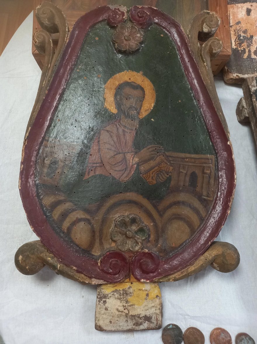Καλάβρυτα: Από νομίσματα έως Ευαγγέλια του 18ου αιώνα - Ο «θησαυρός» του ηγούμενου και της οργάνωσης που εξάρθρωσε η ΕΛ.ΑΣ.