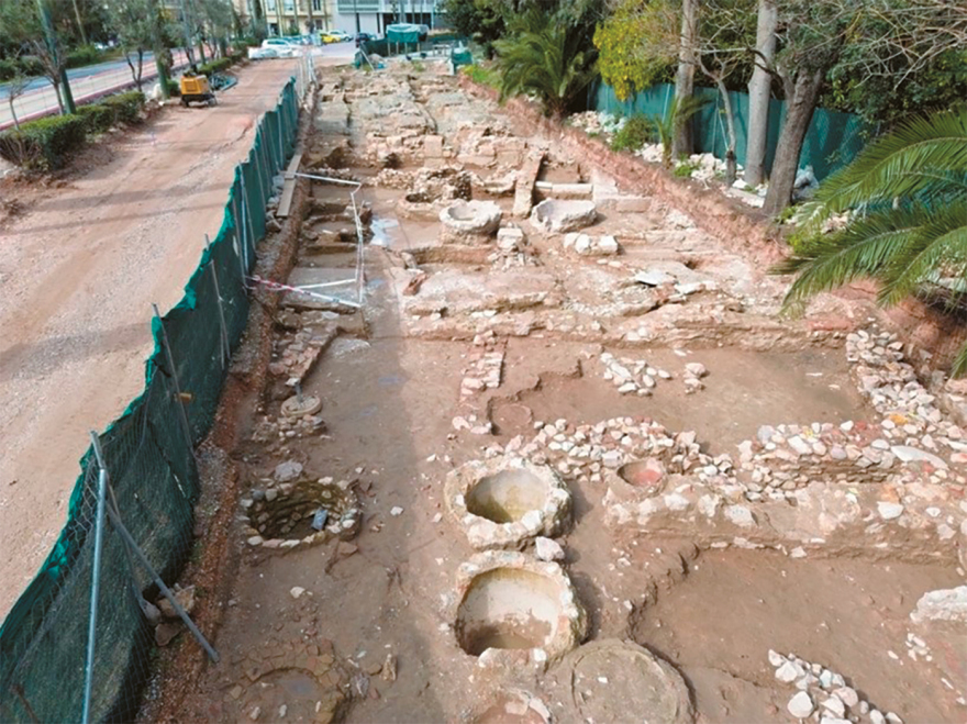 Η ιστορία με τα αρχαία της Βασιλίσσης Όλγας από τον Αδριανό μέχρι  τον... Δούκα - Πεζόδρομος ή αυτοκίνητα; 