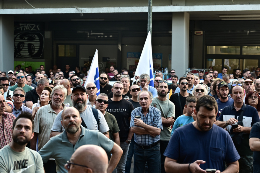 Με κινητοποίηση στους δρόμους της Αθήνας η πρώτη ημέρα της απεργίας των οδηγών ταξί
