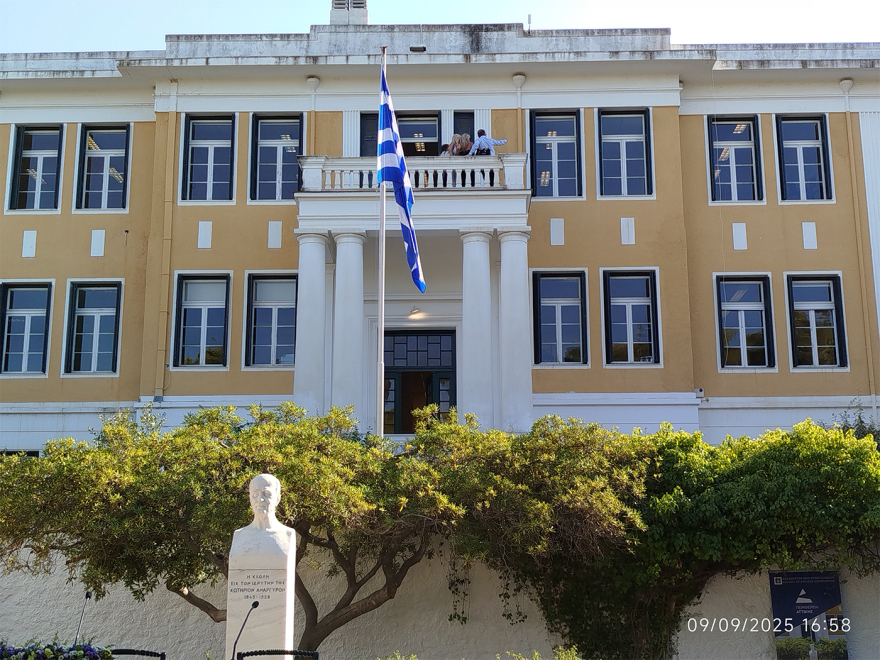 Σπέτσες: Έπεσαν οι υπογραφές για την διάσωση της Οικίας Ανάργυρου