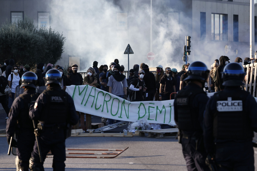 france-protest-_3_