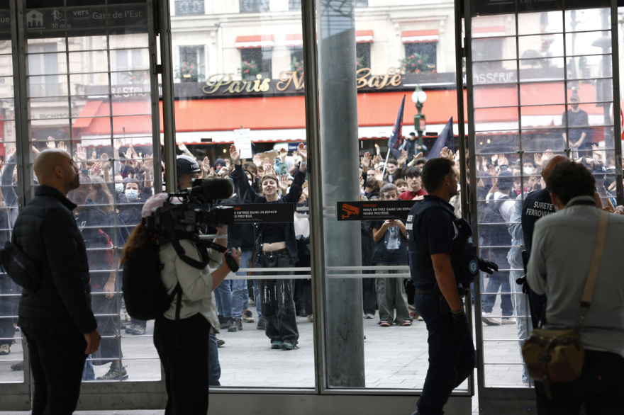 france-protest-_6_