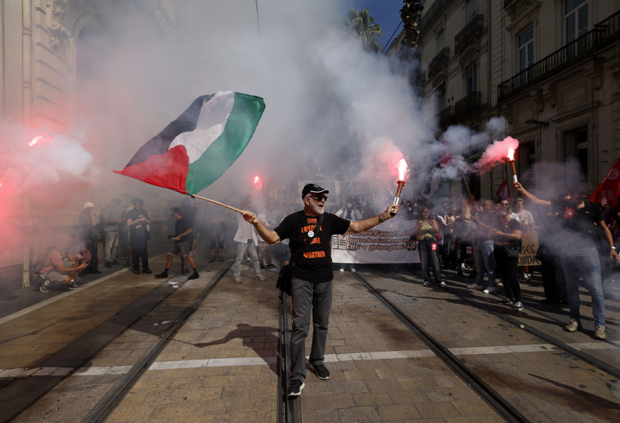 france-protest-_8_