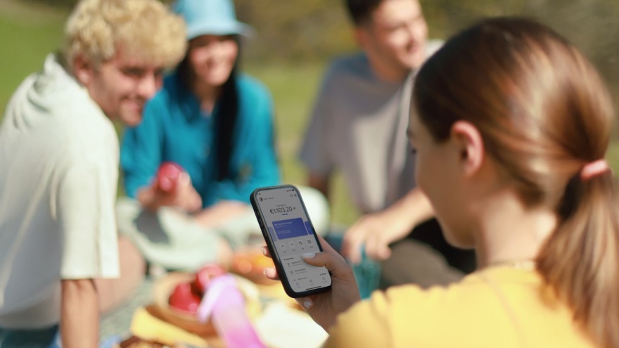 Snappi, η τράπεζα που χωράει στο κινητό μας