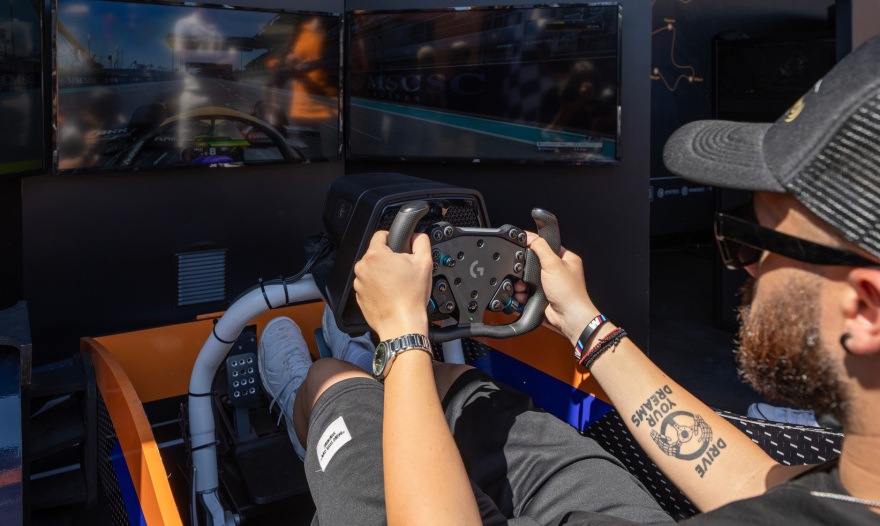 Η εμπειρία με το showcar της McLaren F1 Τeam στη ΔΕΘ