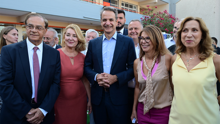In the 8th New Philadelphia Primary School Mitsotakis - The school was renovated with the 