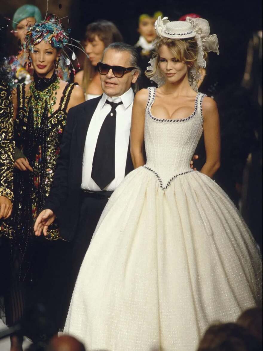 Καρλ Λάγκερφελντ: Σαν σήμερα γεννήθηκε - «Το να είμαι η μούσα του ήταν προνόμιο» έγραψε η Κλόντια Σίφερ
