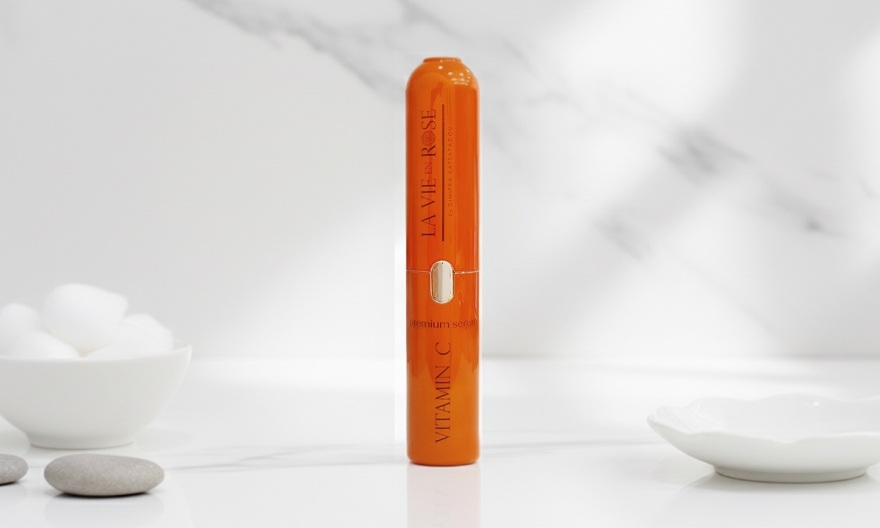 Γιατί οι βιταμινούχοι οροί είναι το νέο must στη skincare ρουτίνα