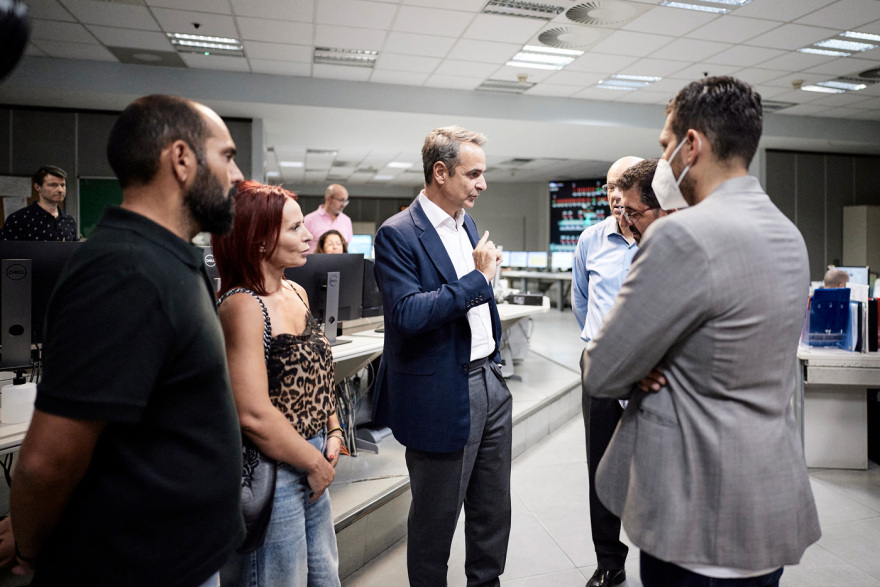 Kyriakos Mitsotakis visited the subway in Syntagma - videos and photos 
