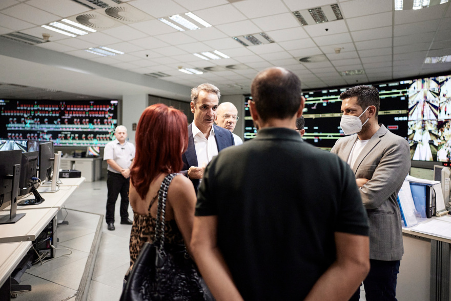 Kyriakos Mitsotakis visited the subway in Syntagma - videos and photos 