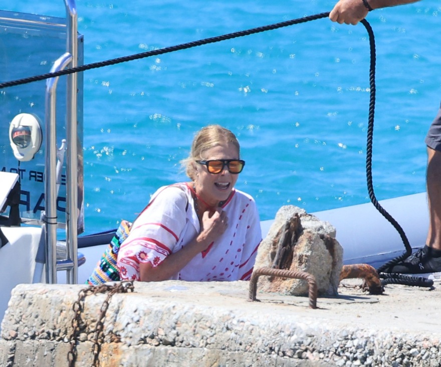 Η Ρίτα Γουίλσον έκανε διακοπές στη Μύκονο - Δείτε φωτογραφίες
