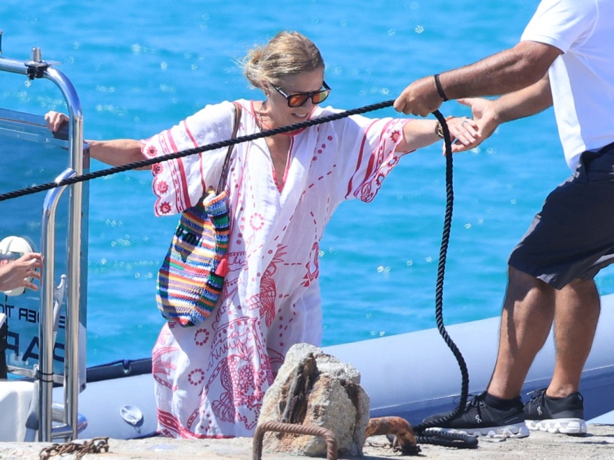 Η Ρίτα Γουίλσον έκανε διακοπές στη Μύκονο - Δείτε φωτογραφίες
