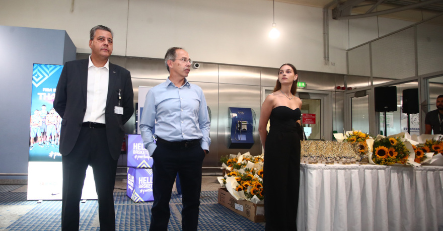 Επέστρεψε η «χάλκινη» Εθνική από τη Ρίγα - «Θέλαμε να φέρουμε πάλι το μπάσκετ ψηλά, το άξιζε αυτή η γενιά» το μήνυμα Σπανούλη