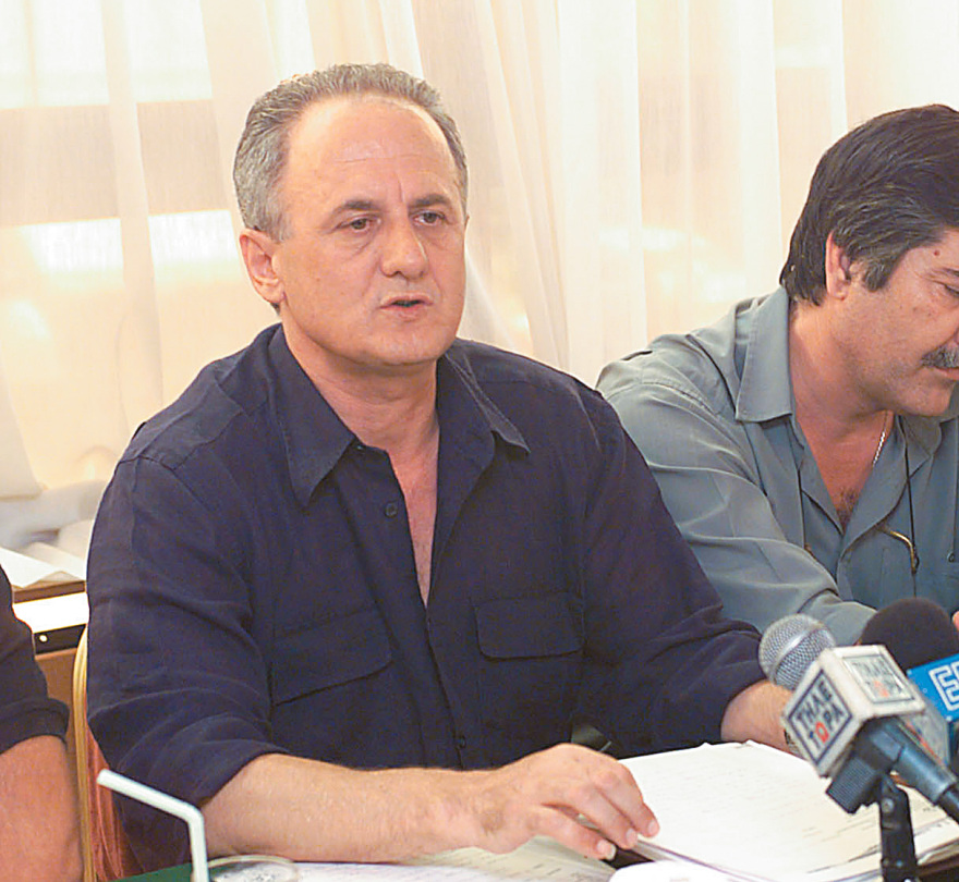 Θύμιος Λυμπερόπουλος: Ο «πατέρας» της... κίτρινης φυλής σε νέες περιπέτειες - Απεργία μέχρι τις 18:00 σήμερα για τα ταξί
