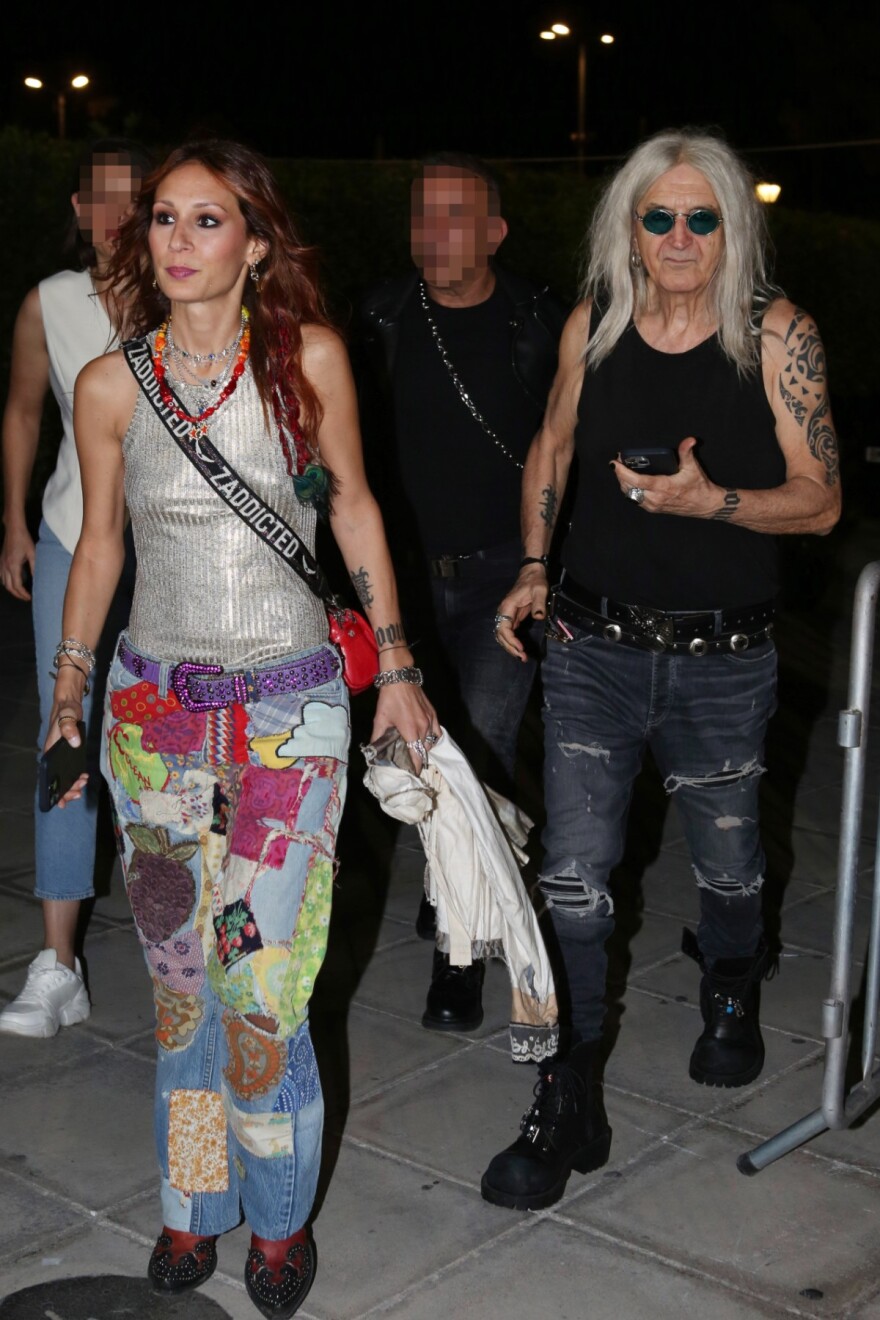 Νίκος Καρβέλας: Η εμφάνιση με τη σύντροφό του, Έλενα Φερεντίνου στη συναυλία της Άννας Βίσση
