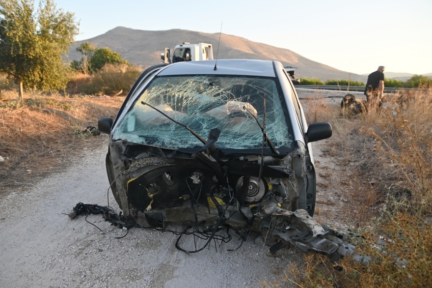 Τροχαίο με τρεις τραυματίες σε επαρχιακή οδό του Ναυπλίου - Δείτε φωτογραφίες
