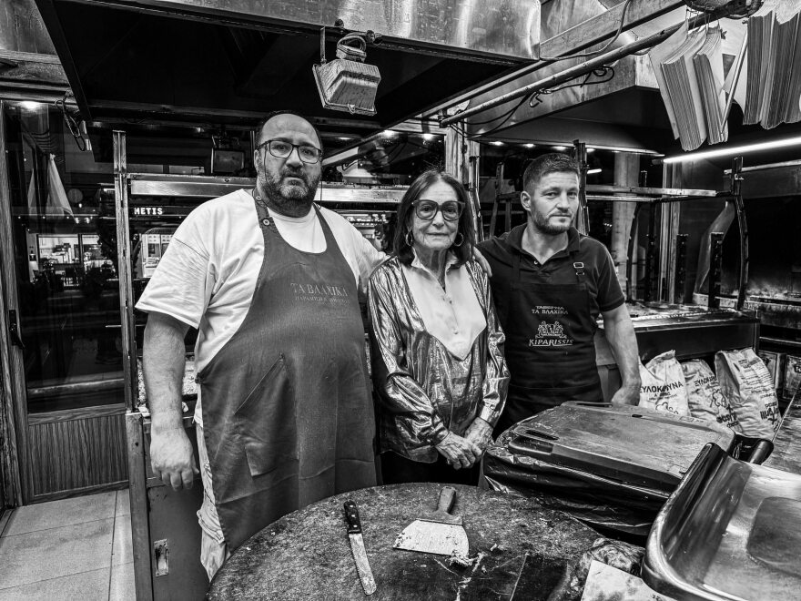 Νάνα Μούσχουρη και Νίκος Αλιάγας στα Βλάχικα της Βάρης
