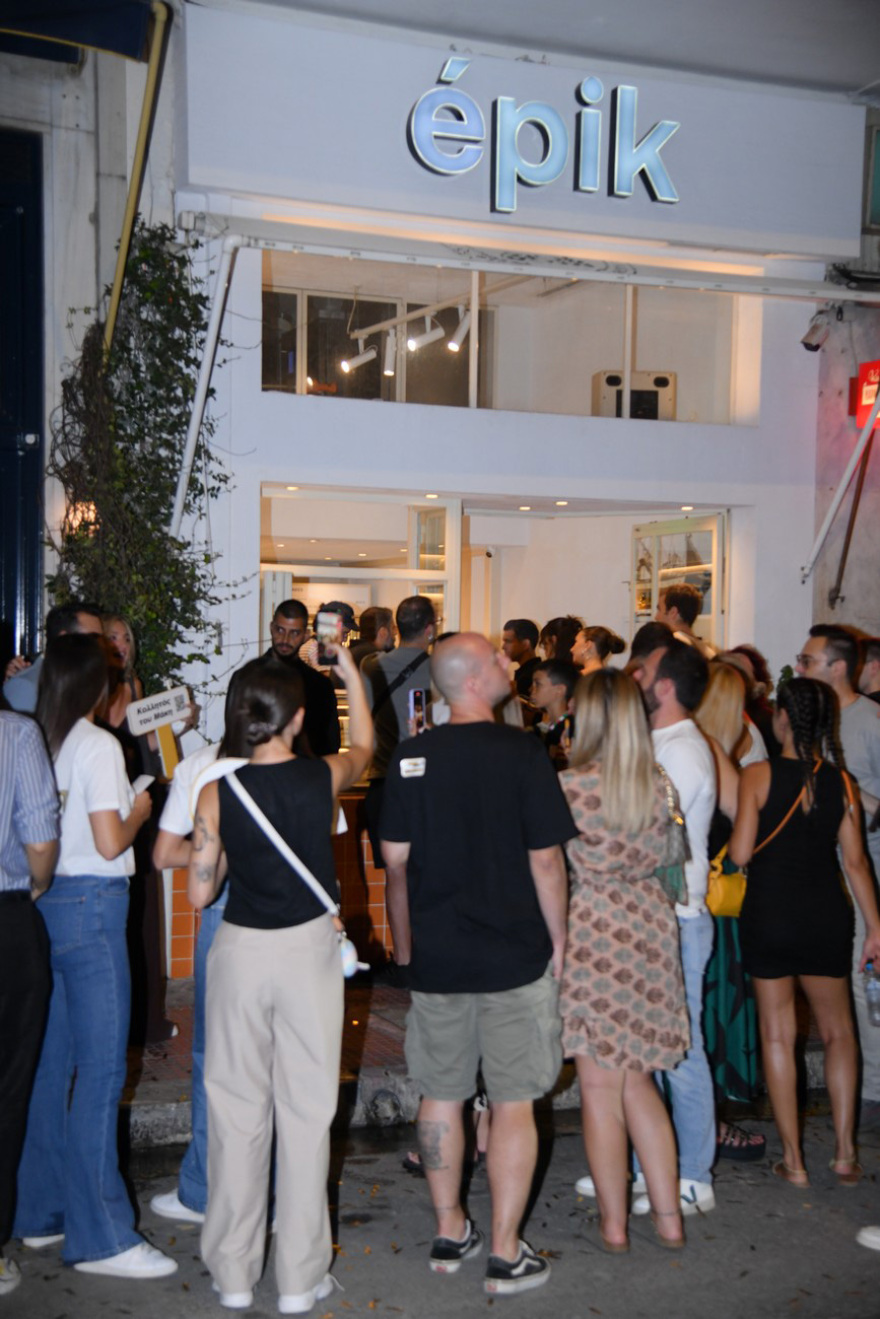 Ο Μάκης που κέρδισε το Eurojackpot κερνάει την Αθήνα