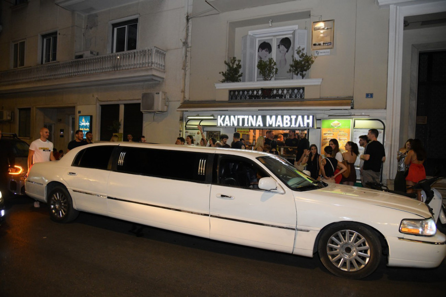 Ο Μάκης που κέρδισε το Eurojackpot κερνάει την Αθήνα