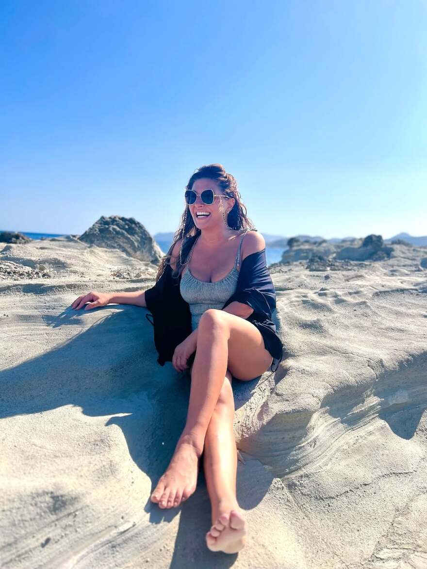 Έλενα Παπαρίζου: Τα στιγμιότυπα από τις διακοπές της στην Κίμωλο