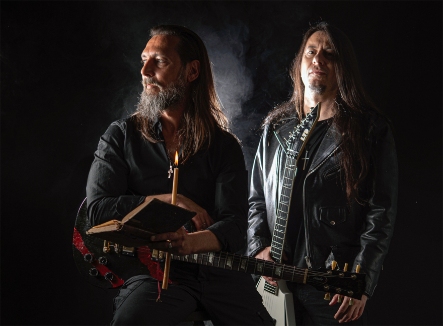 Ο heavy metal γιατρός του ΕΣΥ που ψέλνει σε μοναστήρια και ασθενείς
