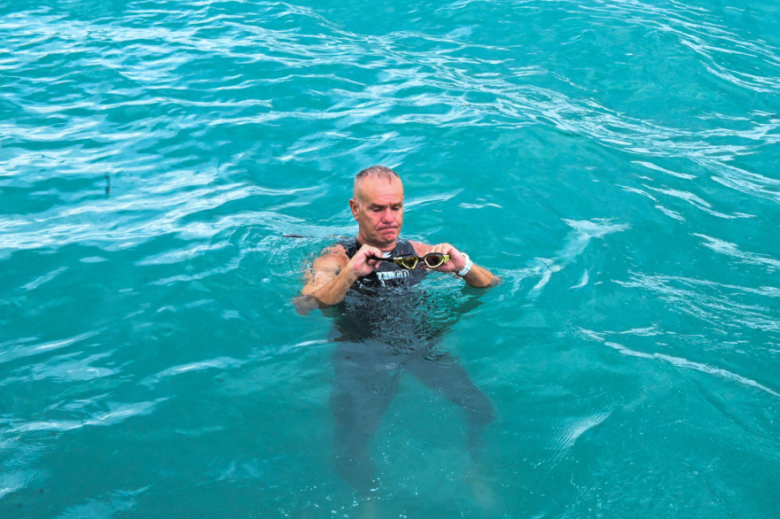 Αθλητής ξεκίνησε κολυμβητικό ταξίδι 100 χλμ. από Ναύπλιο μέχρι Σπέτσες για τη «Φλόγα» - Δείτε φωτογραφίες