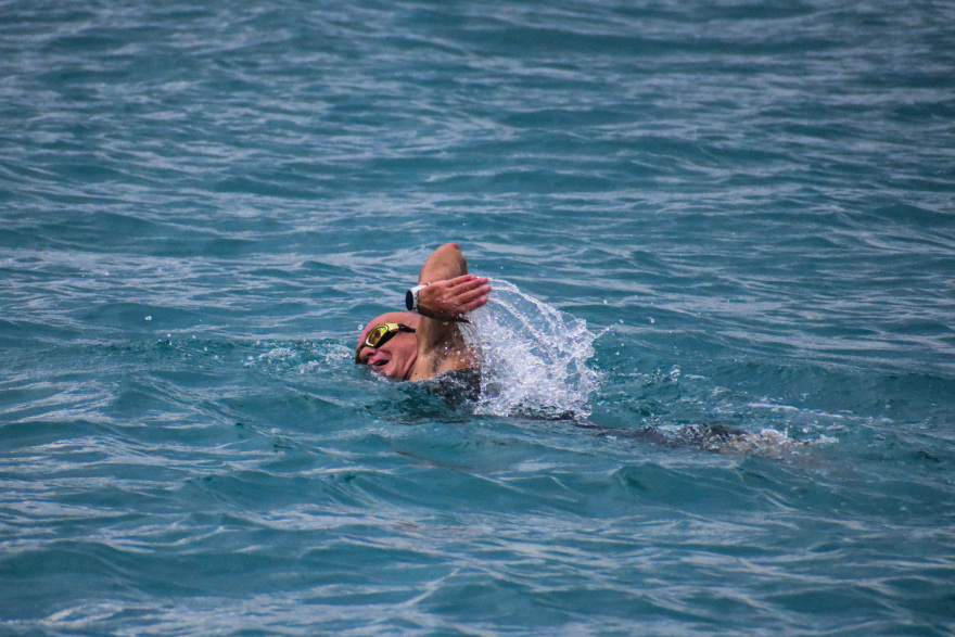 Αθλητής ξεκίνησε κολυμβητικό ταξίδι 100 χλμ. από Ναύπλιο μέχρι Σπέτσες για τη «Φλόγα» - Δείτε φωτογραφίες
