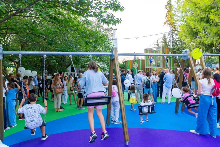 Η SEAJETS ανακατασκεύασε την παιδική χαρά στο Πάρκο Νεολαίας του Δήμου Κηφισιάς στη Νέα Ερυθραία