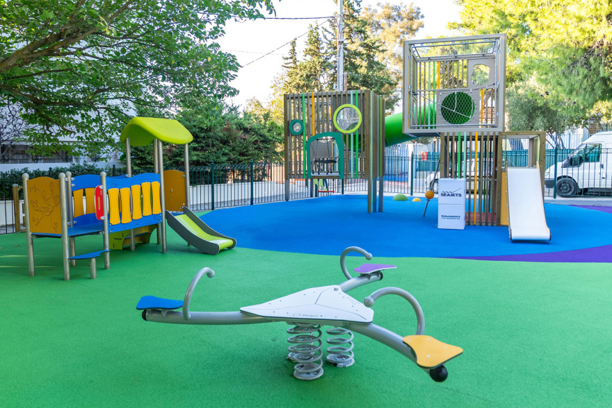 Η SEAJETS ανακατασκεύασε την παιδική χαρά στο Πάρκο Νεολαίας του Δήμου Κηφισιάς στη Νέα Ερυθραία
