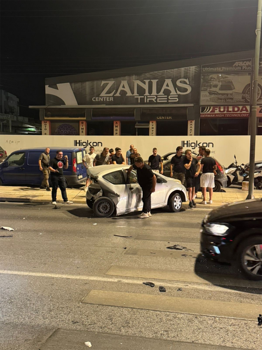 Τροχαίο στη Βουλιαγμένης: Η στιγμή της θανατηφόρας καραμπόλας - Αυτοκίνητο χτύπησε από πίσω το ΙΧ με οδηγό την 64χρονη 