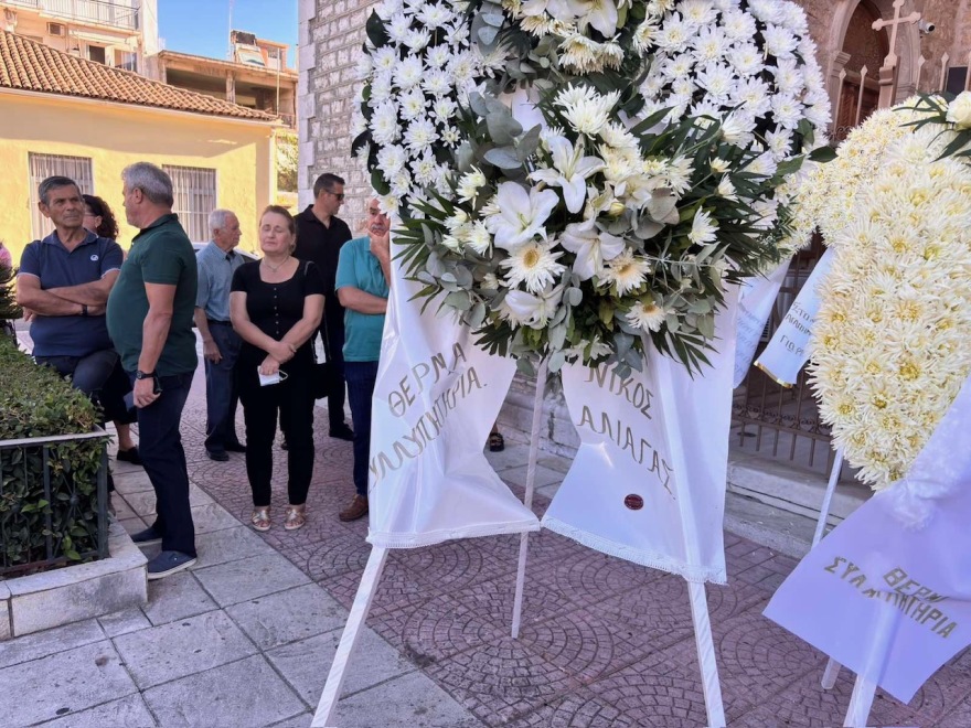 Οδύνη στο τελευταίο «αντίο» στον Γιώργο Παυλάκη - Κηδεύτηκε ο καμεραμάν του ΑΝΤ1