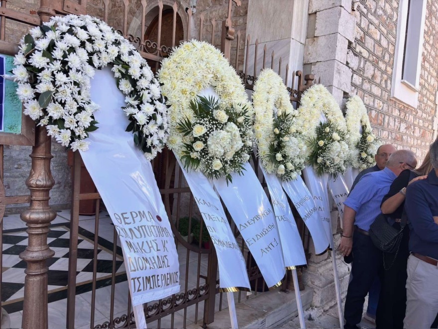 Οδύνη στο τελευταίο «αντίο» στον Γιώργο Παυλάκη - Κηδεύτηκε ο καμεραμάν του ΑΝΤ1