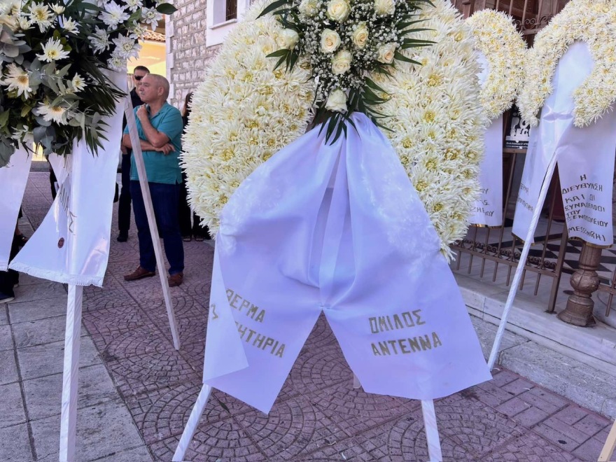 Οδύνη στο τελευταίο «αντίο» στον Γιώργο Παυλάκη - Κηδεύτηκε ο καμεραμάν του ΑΝΤ1