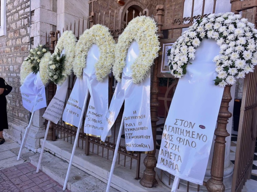 Οδύνη στο τελευταίο «αντίο» στον Γιώργο Παυλάκη - Κηδεύτηκε ο καμεραμάν του ΑΝΤ1