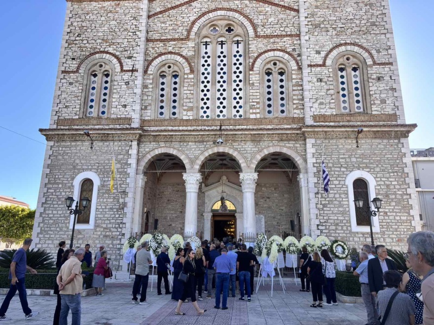 Οδύνη στο τελευταίο «αντίο» στον Γιώργο Παυλάκη - Κηδεύτηκε ο καμεραμάν του ΑΝΤ1