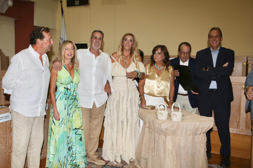 Η Μαίρη Μηλιαρέση παντρεύτηκε τον σύντροφό της - Δείτε βίντεο και φωτογραφίες