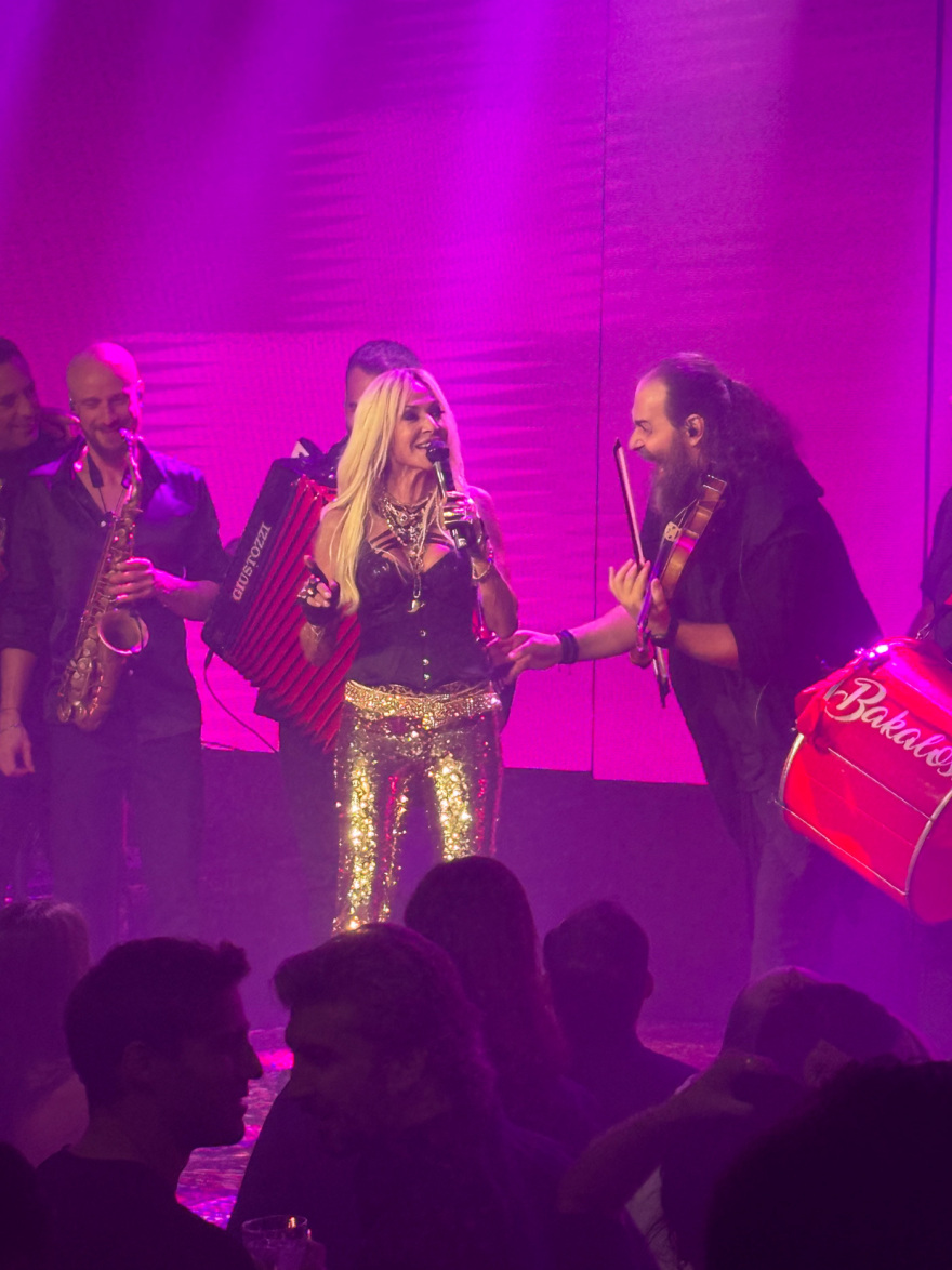 Η πρεμιέρα της Άννας Βίσση στη Θεσσαλονίκη, στο κατάμεστο Barbarella - Δείτε βίντεο και φωτογραφίες