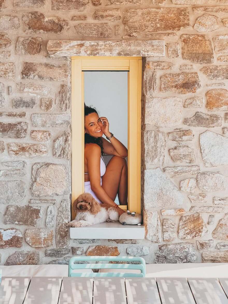 Πηνελόπη Πλάκα: Οι πόζες της με μπικίνι στη Σέριφο