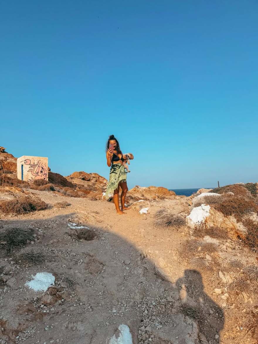 Πηνελόπη Πλάκα: Οι πόζες της με μπικίνι στη Σέριφο