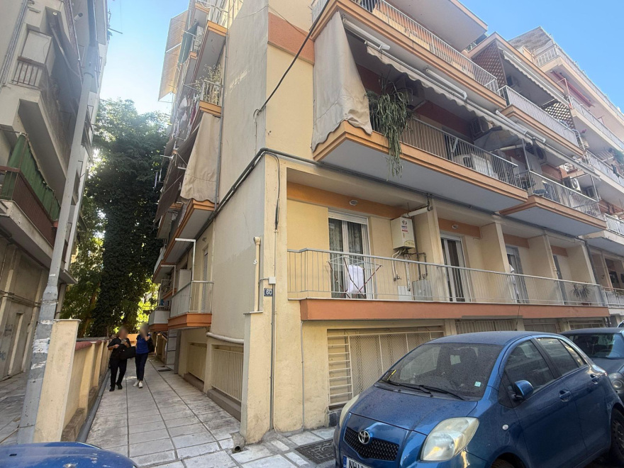 Οικογενειακή τραγωδία στη Θεσσαλονίκη: Έπνιξε την αδερφή του με σακούλα και κάλεσε την ΕΛΑΣ για να ομολογήσει