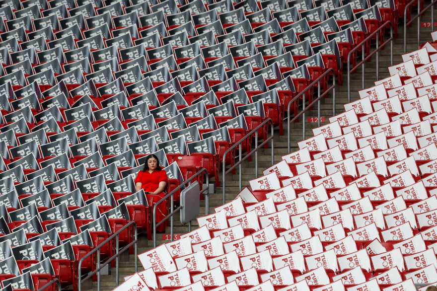 Κατάμεστο το State Farm Stadium για το τελευταίο αντίο στον Τσάρλι Κερκ - Δρακόντεια μέτρα ασφαλείας στο Φοίνιξ, δείτε φωτογραφίες και βίντεο