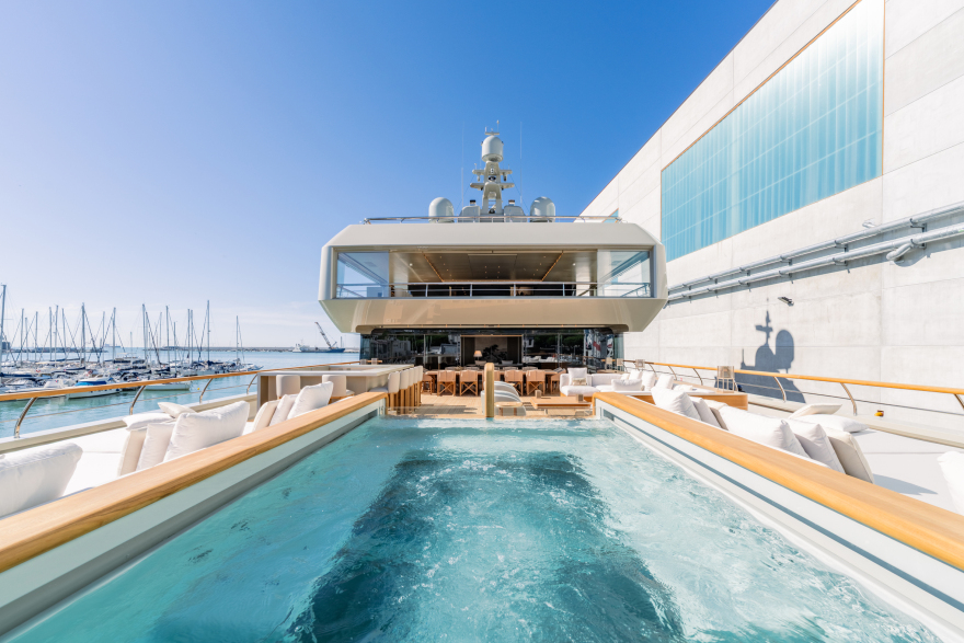 Τζόρτζιο Αρμάνι: Παρουσιάζονται σε λίγες ημέρες στο Μονακό τα δύο mega yacht που σχεδίασε - Αγορασμένα από Ελληνοκύπριο επενδυτή