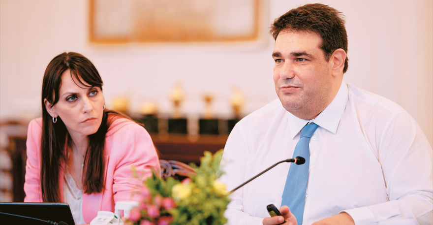 Ενίσχυση του Δημοσίου με 28.900 νέες θέσεις εργασίας.